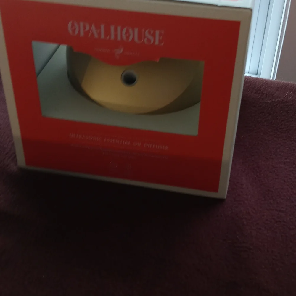 Ultrasonic Essential Oil Diffuser - Picture 3 of 4